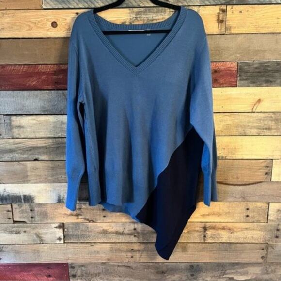 89th & Madison Pale Blue And Navy Asymmetrical Hem Sweater Size 1X‎ - Picture 1 of 11